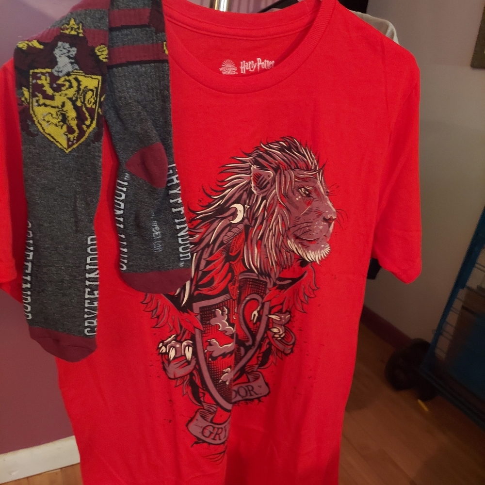 Harry potter Gryffindor tshirt size M unisex